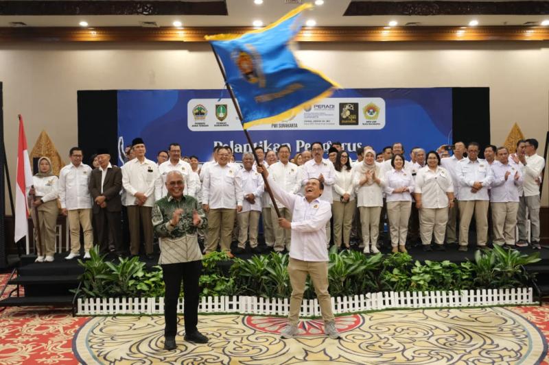 Ketum PWI Pusat Lantik PWI Surakarta