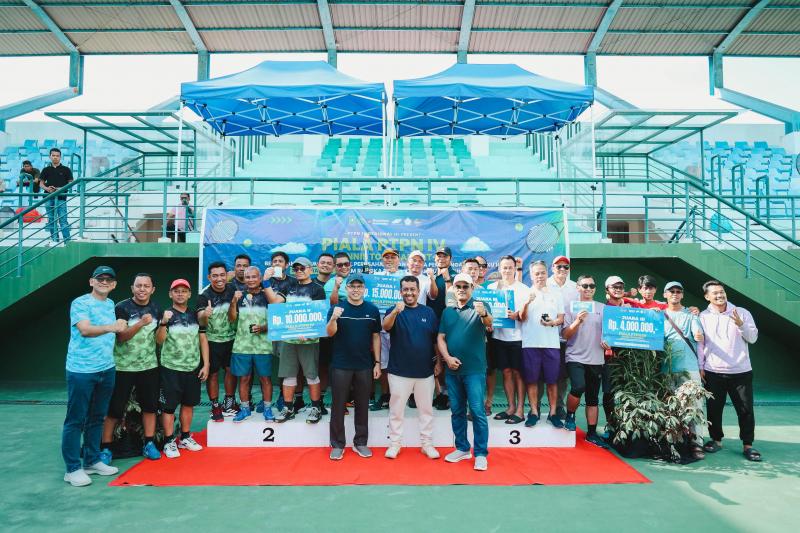 Berlangsung Meriah, Kadisnaker Riau Tutup Turnamen Tenis Piala PTPN IV 2026