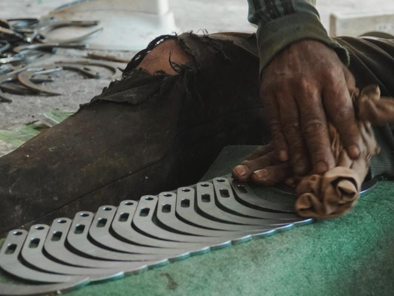 Sentuhan PTPN IV PalmCo Dongkrak Produksi Pandai Besi di Kampar