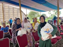 Ratusan Warga di Tiga Kota Terima Paket Sembako Gratis dari Program CSR PTPN I Regional 4