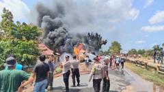 Mobil Pengangkut BBM Terbakar di Mekarsari Dumai Riau, Begini Kronologisnya
