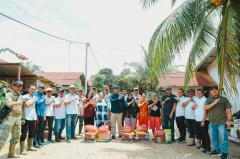 PTPN IV Regional III Salurkan Bantuan Ratusan Korban Banjir di Batu Langkah