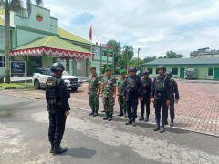 Pastikan Keamanan Pemilu 2024, SatBrimob Polda Riau Laksanakan Patroli Garnizun Bersama TNI