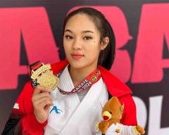 Polwan Cantik Polda Riau, Bripda Jessica Sabet Juara 1 Karate Kapolri Cup 2024