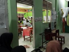 Petugas KPPS TPS 002 Pulau Masih Lakukan Penghitungan Surat Suara DPRD Kampar Dapil I