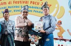 Bupati Kuansing hadiri Peluncuran Buku tentang Pacu Jalur  