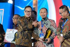 Wali Kota Pekanbaru Agung Nugroho Terima Penghargaan dan Insentif Fiskal dari Kemendagri