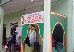 Antusias Gunakan Hak Suara, Ratusan Warga Antri di TPS 002 Kelurahan Pulau