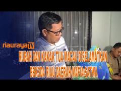BBKSDA RIAU MENGAMANKAN KAKAKTUA MACAW HASIL PENYELUNDUPAN DARI PELALAWAN