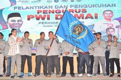 Pengurus PWI Dumai Resmi Dilantik, Raja Isyam: Tetap Kritis dan Dukung Kepentingan Daerah